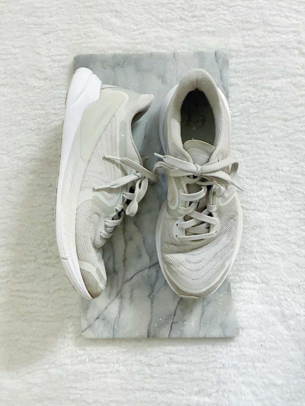 Lululemon Blissfeel 2 Womens Running Shoes Size 9 Grey Silverstone White